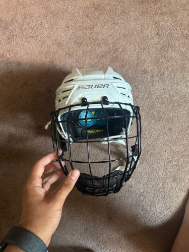 Large Bauer Re-Akt 150 Helmet (Used)
