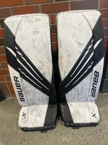 Black Small Senior Bauer Vapor 3X Goalie Leg Pads (Used)