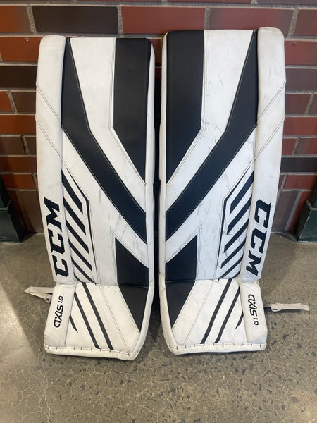 CCM Axis 1.9 Goalie Leg Pads | Intermediate  32"