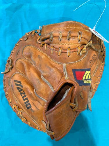 Brown Mizuno RH Catcher's Baseball Glove 32" (Used)