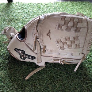 Mizuno Mvp select RH Pitcher's Softball Glove 12.5" (Used)