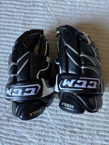 Red Deer Rebels (WHL) CCM Pro Stock Gloves Senior 15”