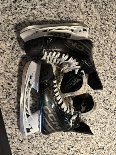 CCM JetSpeed FT675 Hockey Skates Regular Width 9 (Used)
