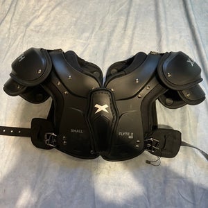 Small Youth Xenith Flyte Shoulder Pads (New)