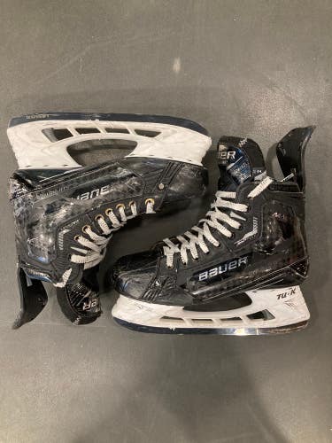 Senior Bauer Supreme Mach Hockey Skates 8 (Used)