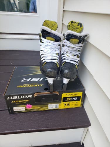 Bauer Supreme S29 Hockey Skates Regular Width 7.5 (Used)