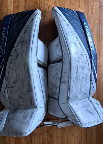 Senior Medium Bauer Supreme S190 hockey Goalie Leg Pads (Used)