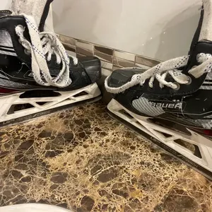 Intermediate Used Bauer Vapor 2X Pro Hockey Goalie Skates Regular Width Size 4.5