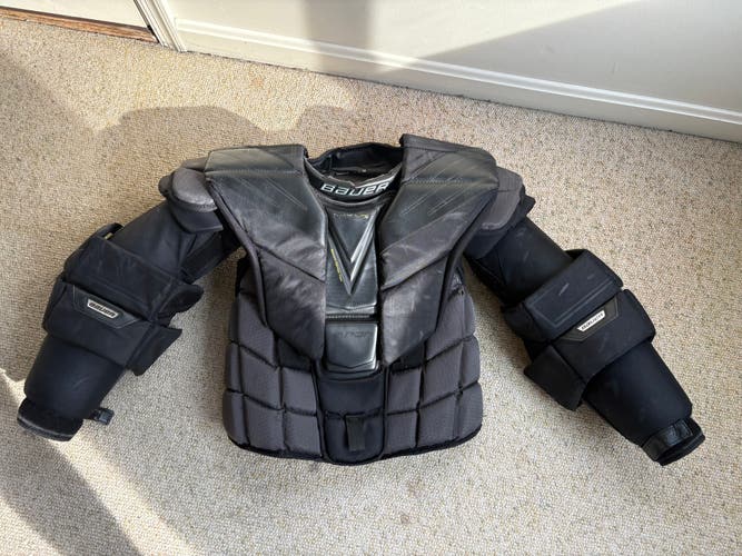 Medium Bauer Hyperlite Goalie Chest Protector Pro Stock (Used)