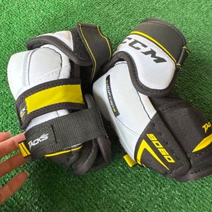Small Junior CCM Tacks 9060 Elbow Pads (Used)