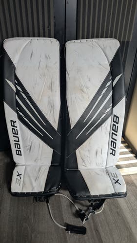 White Used 35 + 1" Senior Large Bauer Vapor 3X Goalie Leg Pads