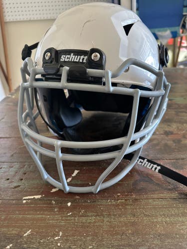 Youth Large Schutt F7 Helmet (Used)
