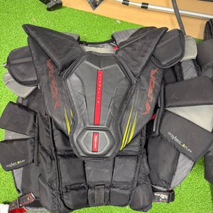 Medium  Bauer Vapor Hyperlite 2 Goalie Chest Protector (Used)