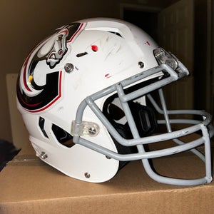 Youth Large Schutt Vengeance A11 Helmet (Used)