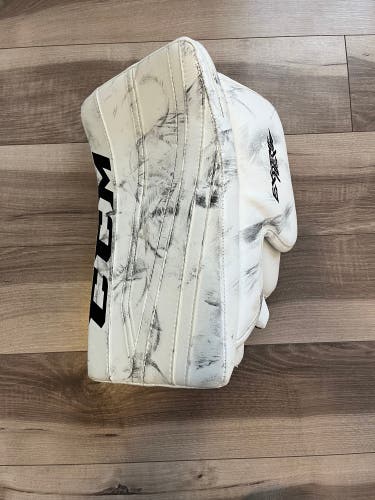 CCM Extreme Flex II Pro Blocker