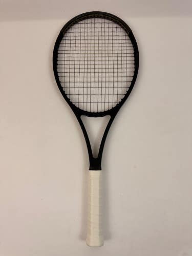 Wilson Pro Staff 97 V13, 4 1/2 Excellent 9/10