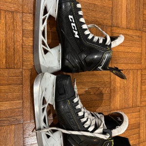 2021 CCM Super Tacks 9350 Hockey Skates Regular Width  Size 3 (Used)