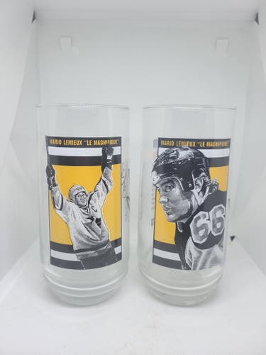 Pair of Vintage 1998 Mario Lemieux Eat'n Park Pittsburgh Penguins Collectible Glasses