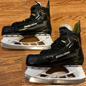 Bauer Supreme M5 Pro Hockey Skates Youth 13.5 (Used)