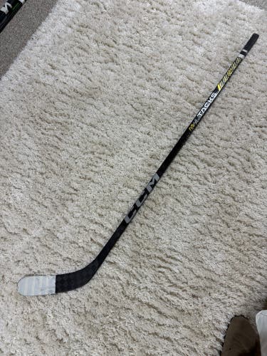 Senior CCM Tacks AS-VI Pro Right Handed Hockey Stick P88 (Used)