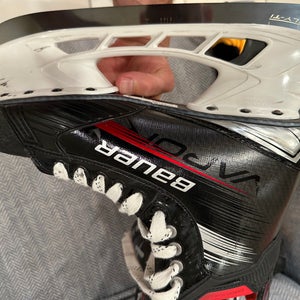 2023 Bauer Vapor X4 Hockey Skates Regular Width 9 (New)