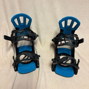 Large Rossignol Snowboard Bindings All Mountain (Used)