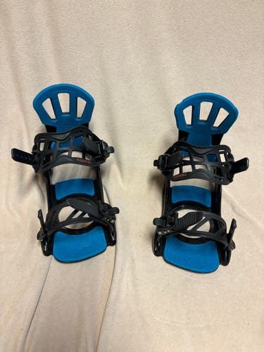 Large Rossignol Snowboard Bindings All Mountain (Used)