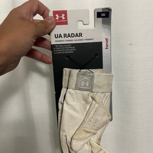 New youth small girls under armour softball batting gloves