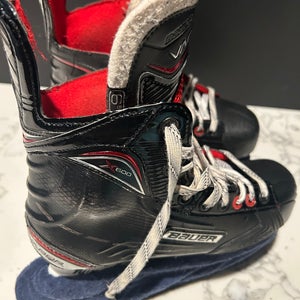 Bauer Hockey Skates Extra Wide Width Size 6 (Used)