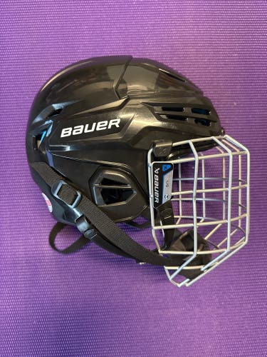 Bauer Re-Akt 55 Hockey Helmet Large