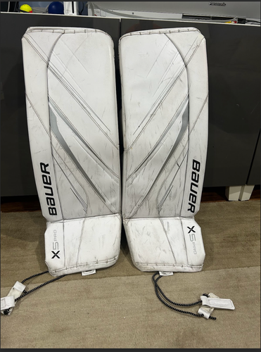 32" 2023 Bauer Vapor X5 Pro Goalie Leg Pads (Used)