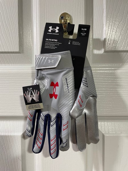 Silver Large Youth Under Armour F9 Nitro Gloves (New)