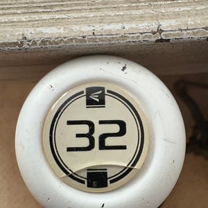 2022 Easton Firefly Composite Bat (-12)  20 oz 32" (Used)