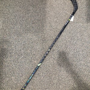 Junior Bauer Ag5nt Hockey Stick Right Handed P28 (Used)
