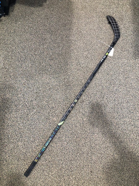 Junior Bauer Ag5nt Hockey Stick Right Handed P28 (Used)