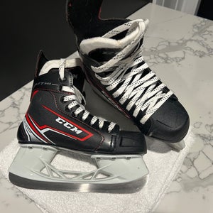 CCM JetSpeed FT340 Hockey Skates Regular Width Size 3 (New)