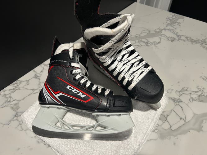 CCM JetSpeed FT340 Hockey Skates Regular Width Size 3 (New)