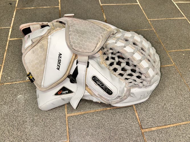 White ~2018 Bauer Supreme 1S Glove Regular (Used)