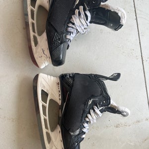 2024 Bauer Supreme Mach Hockey Skates Regular Width  Pro Stock 8 (Used)