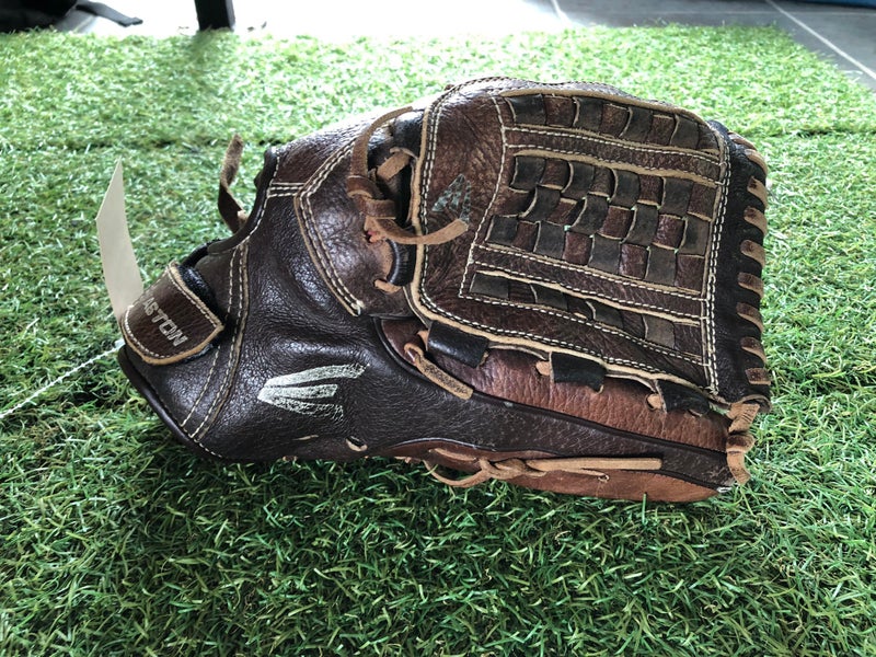 Easton Prowess RH Pitcher's Softball Glove 13" (Used)