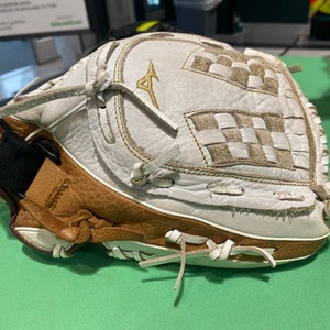 White Mizuno Supreme RH Infield Softball Glove 12" (Used)