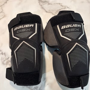 Bauer GSX Goalie Knee Guards - Junior