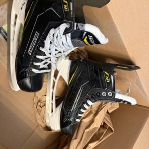 Bauer Supreme M1 Hockey Skates Size 4.5- EXCELLENT LIKE NEW CONDITION!!
