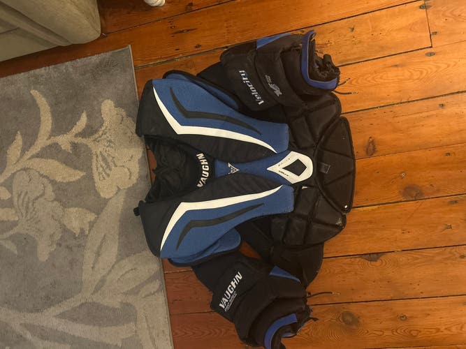 Small Vaughn Velocity V6 Goalie Chest Protector (Used)