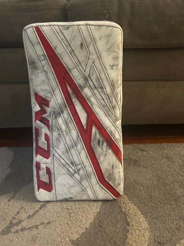 CCM Extreme Flex 4 Regular Pro Stock (Used)