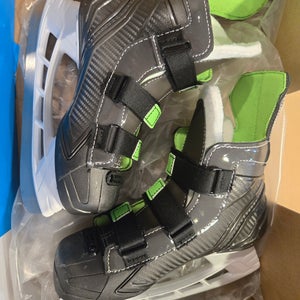 2024 Bauer Supreme M40 Hockey Skates Size 2.5 (Used)