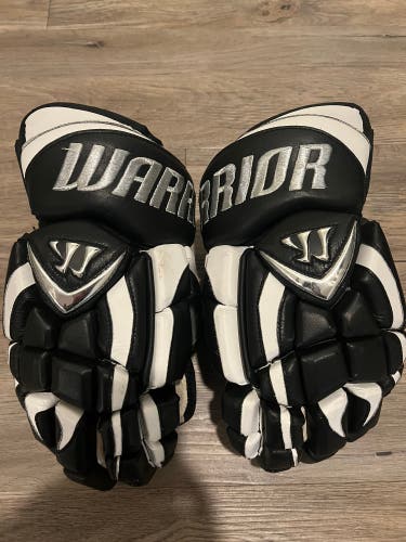 Rare Warrior Mac Daddy Gloves 14" (Used)