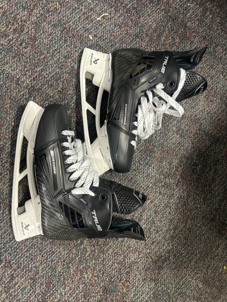 True Pro Custom Hockey Skates 9.5 (New)