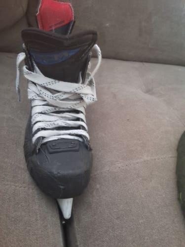 2023 CCM JetSpeed Hockey Skates Regular Width Size 5.5 (Used)