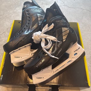 Size 9 NHL Tyler Bertuzzi True Catalyst Pro Custom Hockey Skates Regular Width Pro Stock